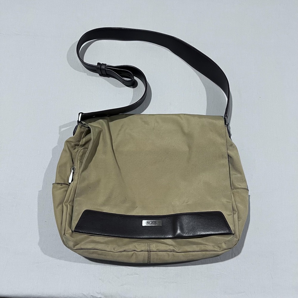 Vintage Tumi Womens Beige Crossbody Shoulder Magnet Flap Bag Purse Leather Trim